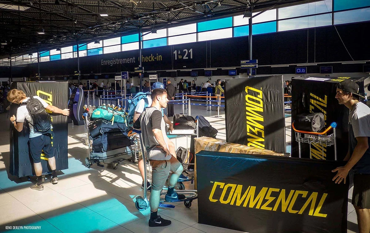 HOUSSE DE CARTON BLACK/YELLOW – Image 2